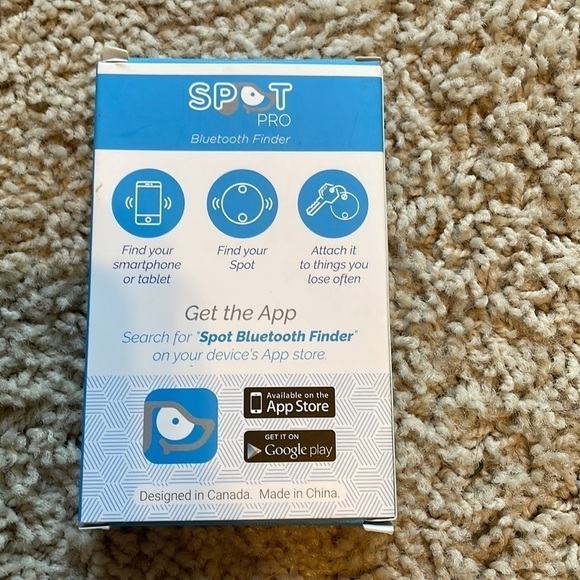 Bluetooth tracker NWT with Hilton logo - Picture 3 of 3